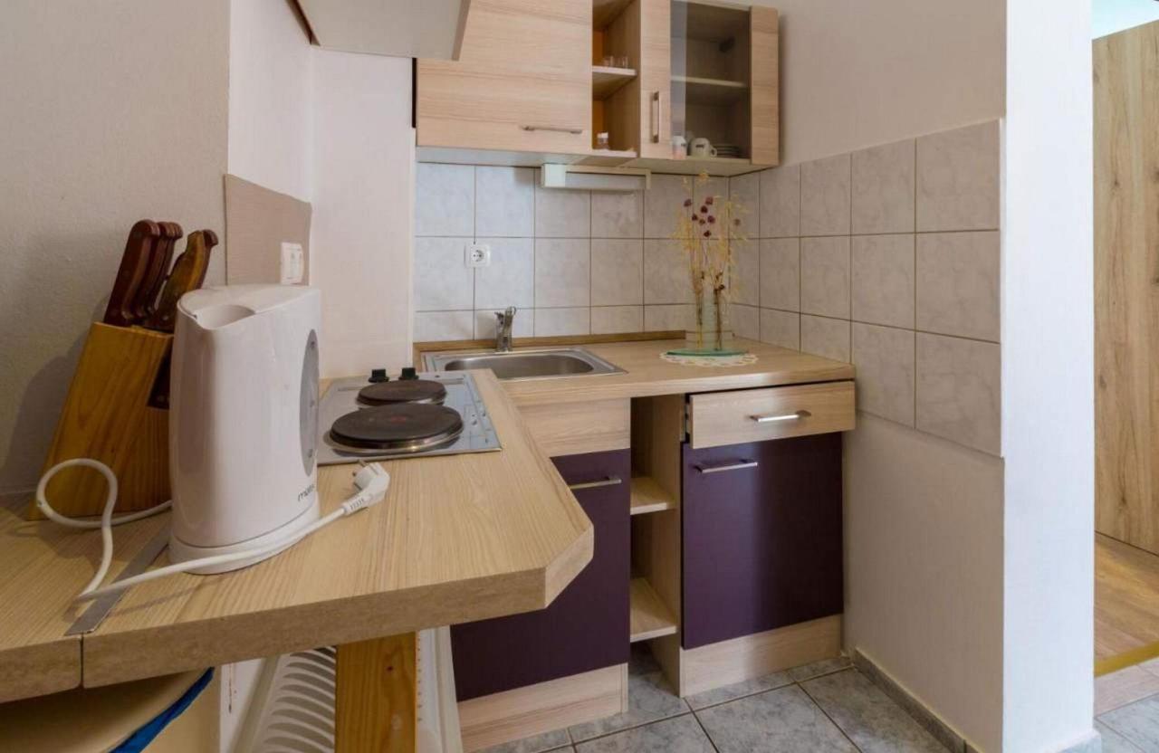 Apartman Navy Apartments *