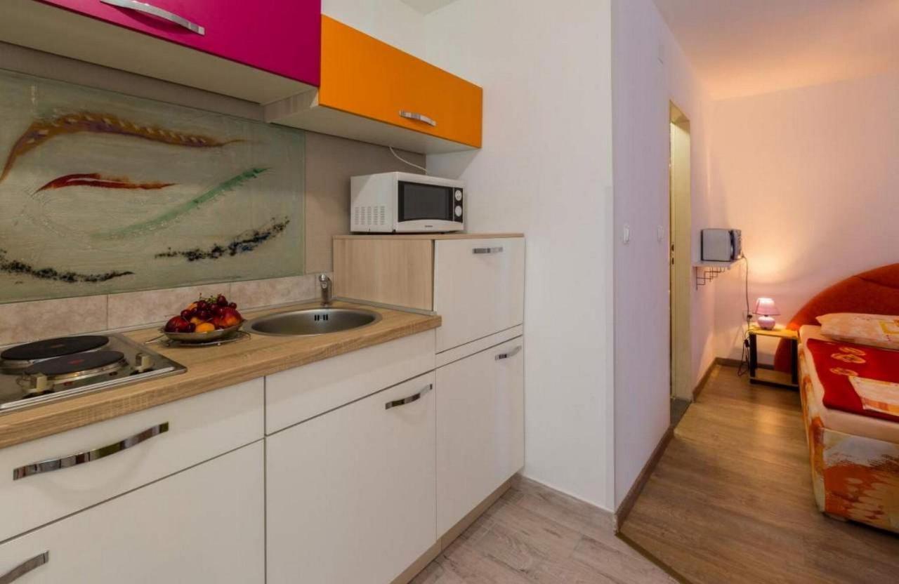 Navy Apartments Jadranovo