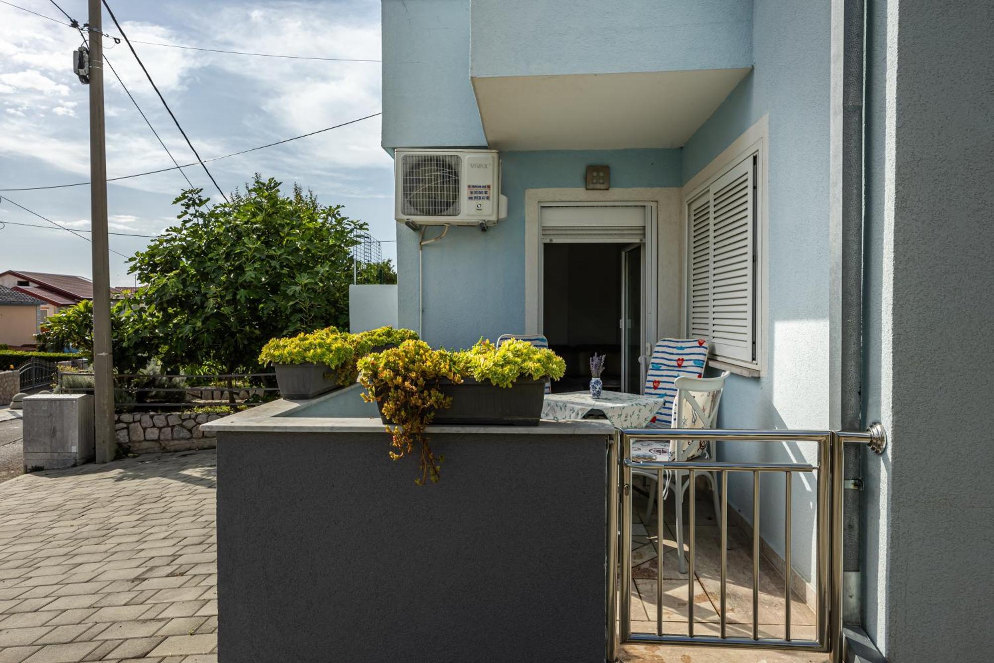 Apartman Navy Apartments *